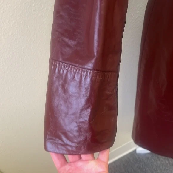 Vintage red leather trench coat - Picture 8 of 12